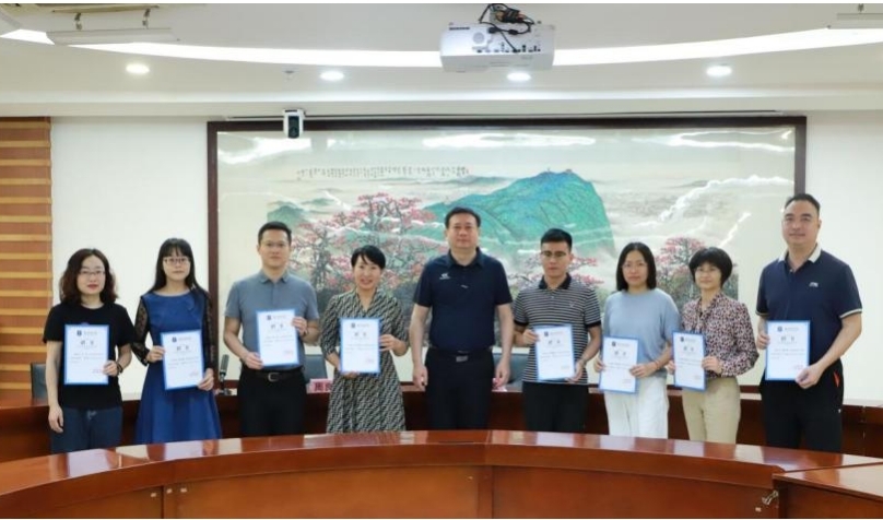 图片8.jpg 图片8.jpg