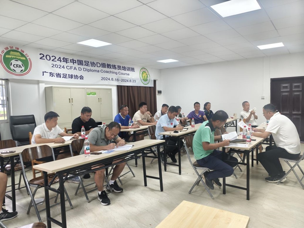 足球学院开展本科教育教学审核...